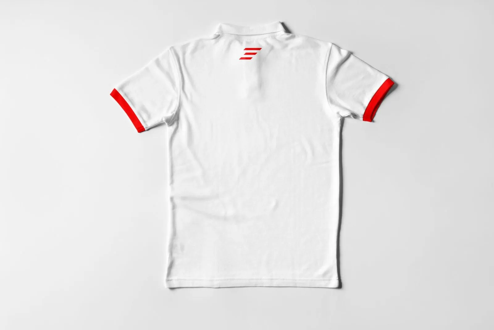 Tricou polo alb ESD, cu manșete roșii